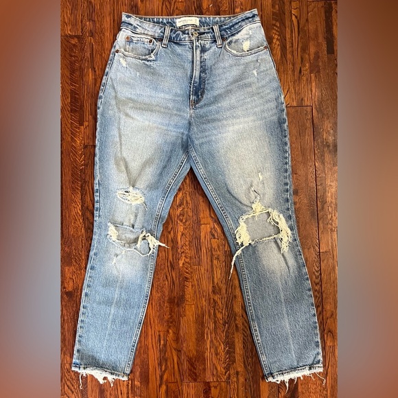 ABERCROMBIE & FITCH Curve Love The High Rise Skinny Distressed in Medium Wash - Picture 1 of 8